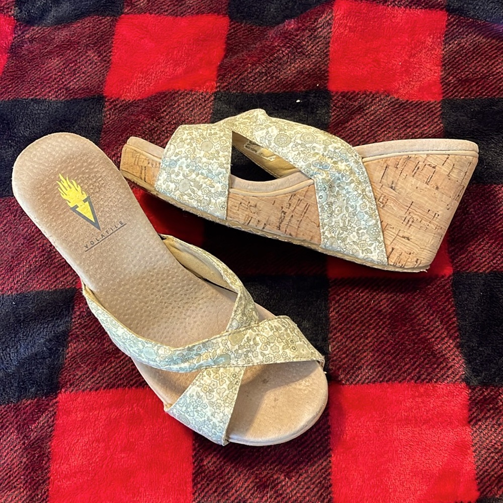 Volatile flowered wedges.
